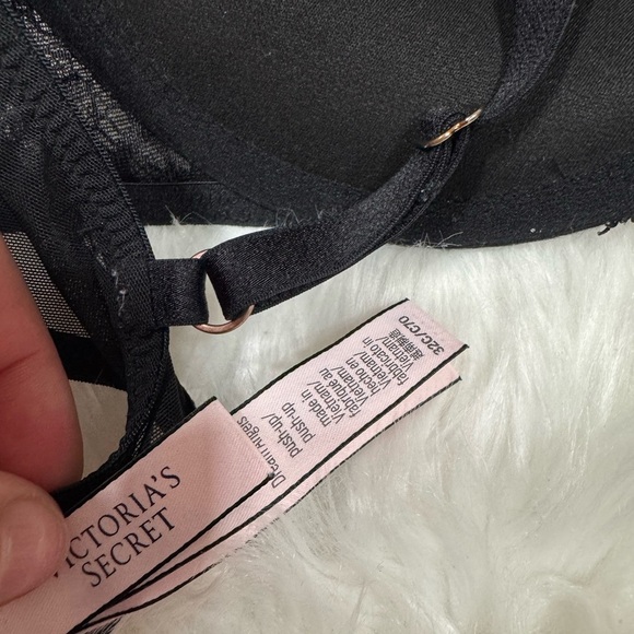 Victorias Secret Elegant Black Lace Bra and Pink Panty Set - Picture 10 of 13